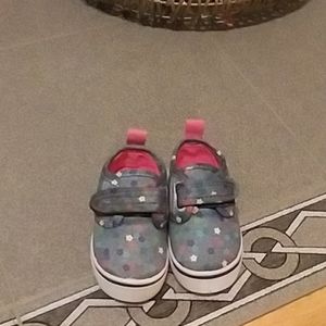 They dont fit my baby sister